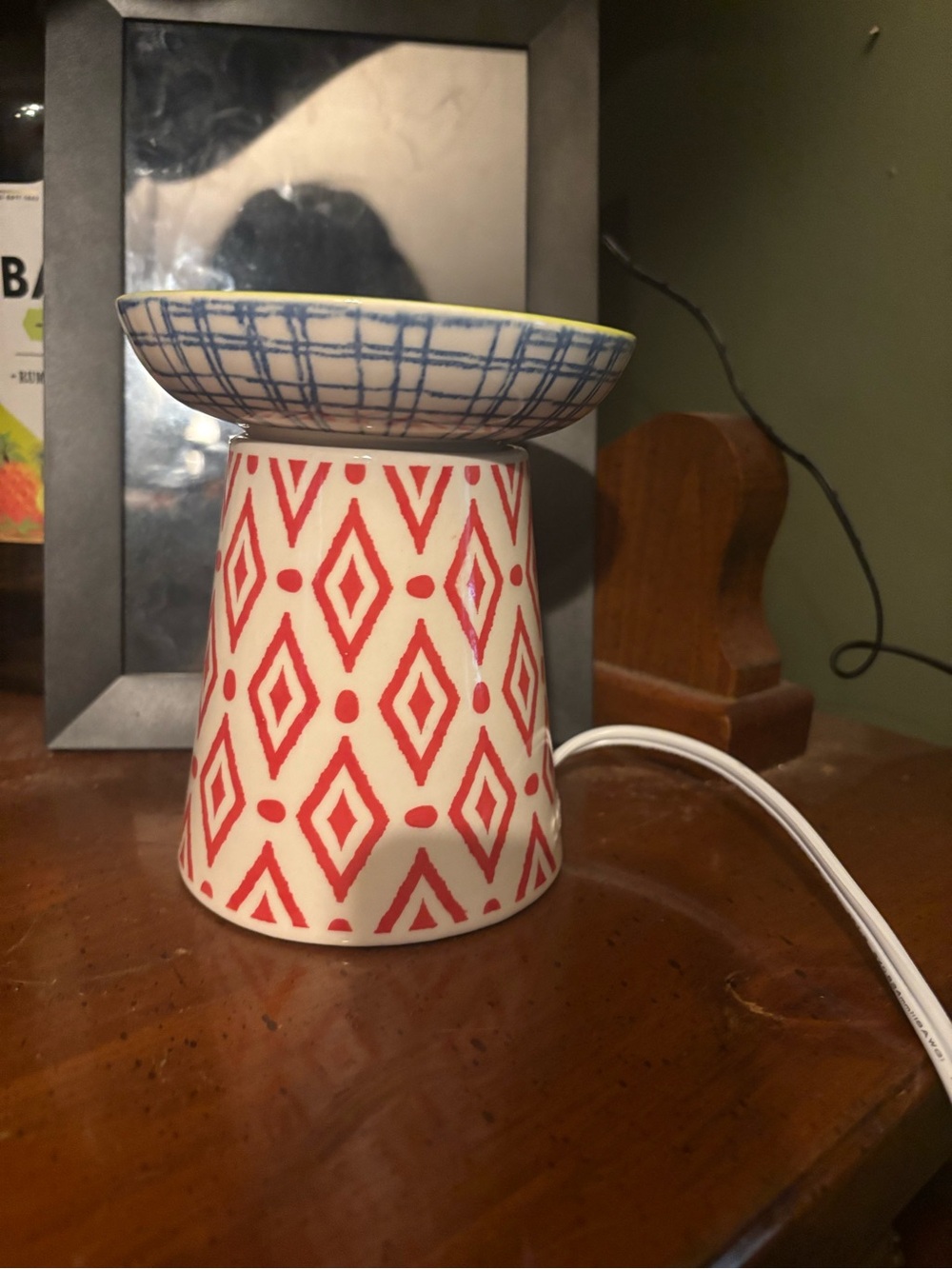 Ceramic Scentsy Electric Warmer with Red and Green Geometric Pattern